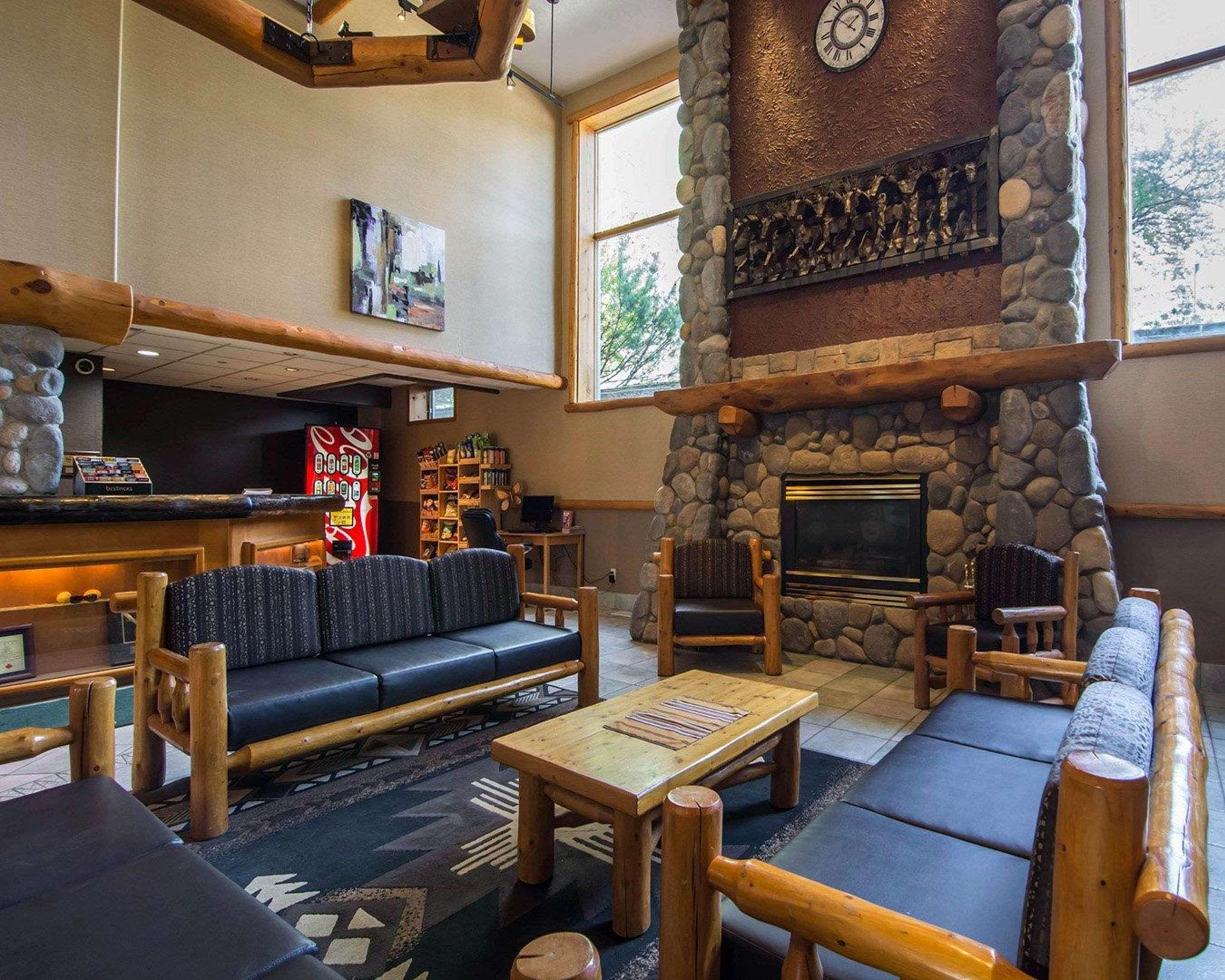 Chateau Canmore Exteriér fotografie